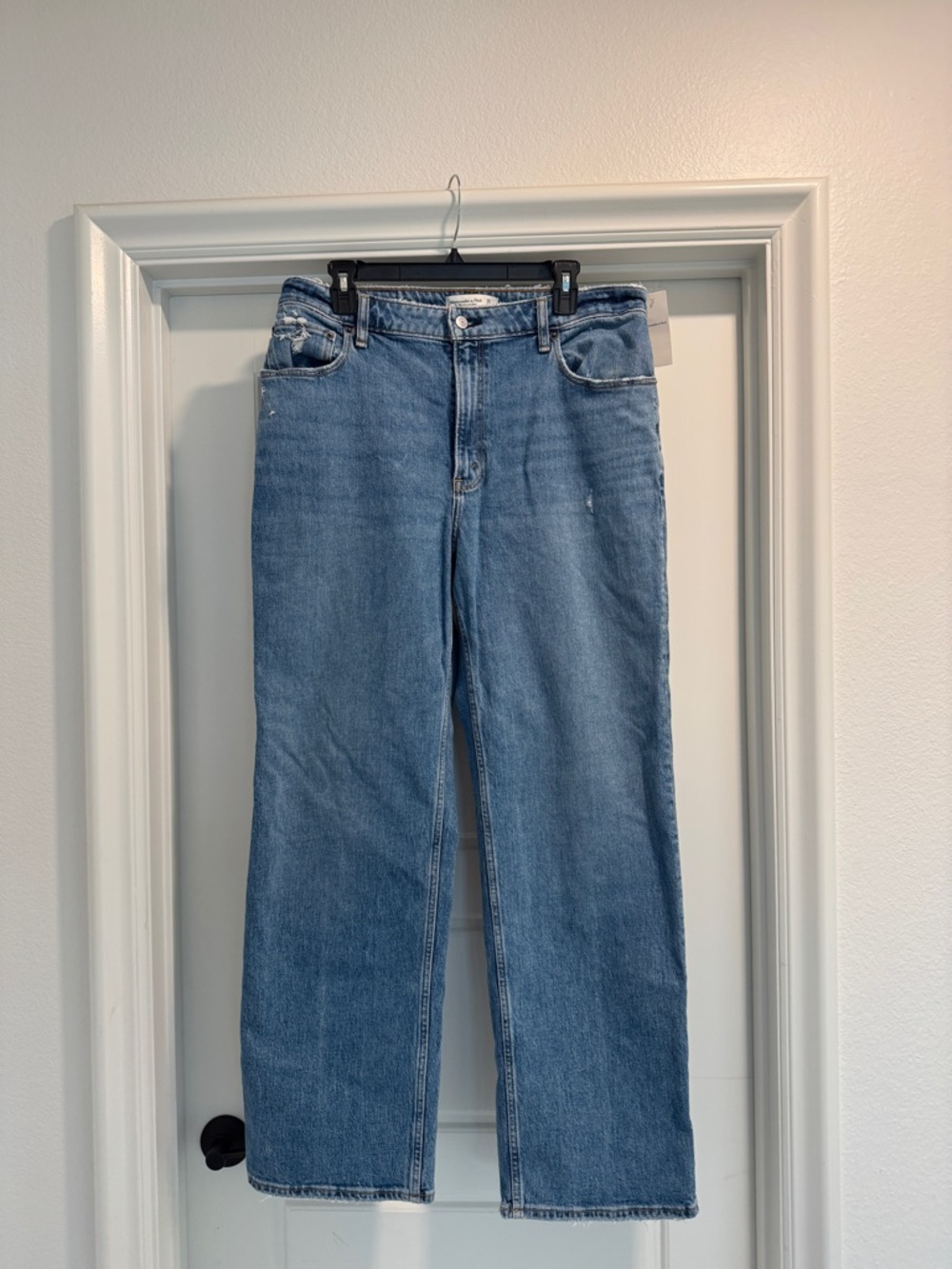 NWT Abercrombie & Fitch 90s Relaxed Jean High Rise Curve Love Size 32